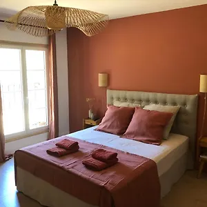 Couette-café Justin, Gordes