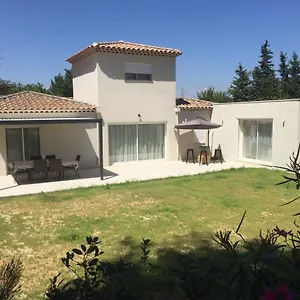 Couette-café D’hôtes Cabries-calas, Cabriès